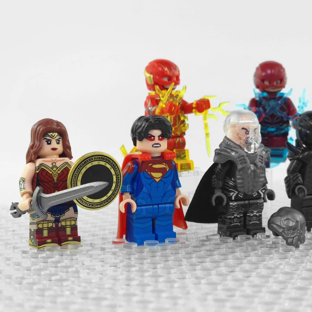DC Heroes The Flash Supergirl General Zod Minifigure Set 8pcs with Weapons & Accessories - Image 6