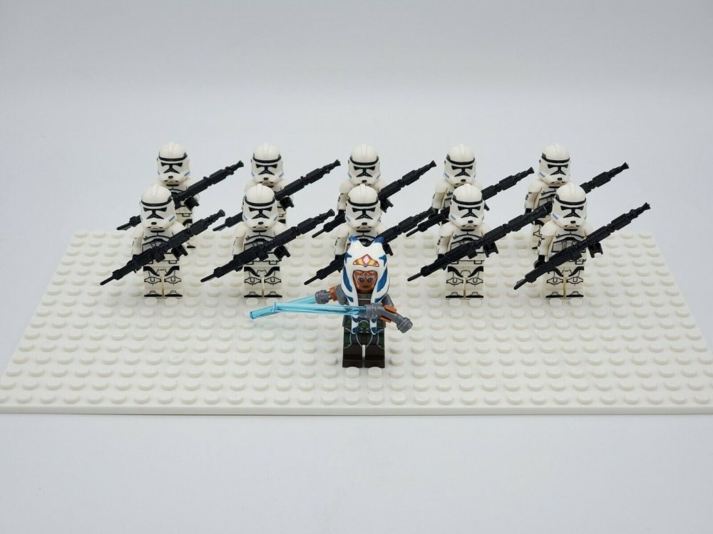 Star Wars Ahsoka Tano Phase 2 Clone Trooper Minifigure Set - Image 2