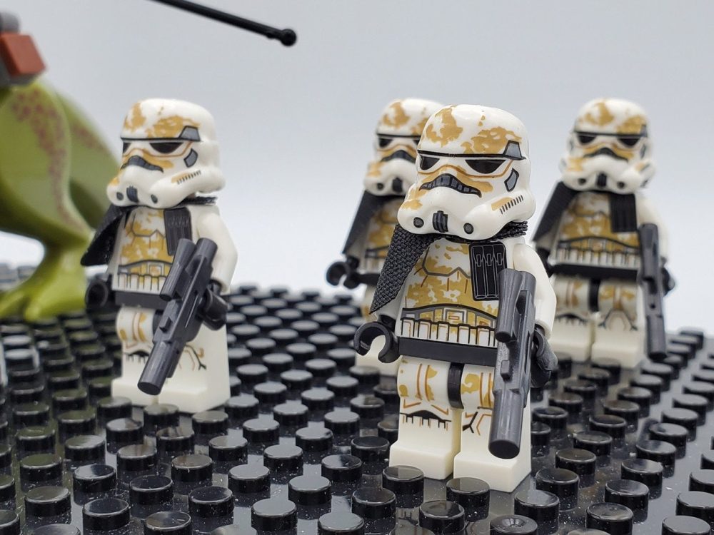 star-wars-sandtrooper-desert-stormtroopers-and-dewback-minifigure-set
