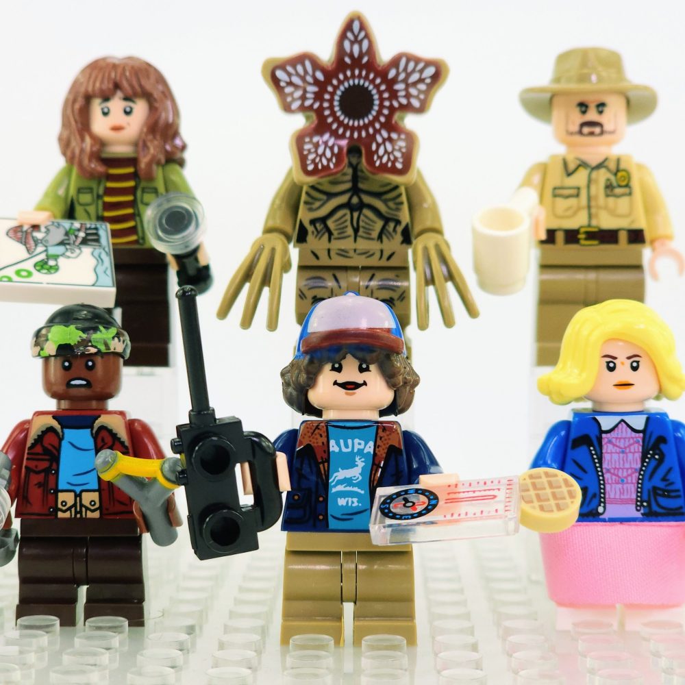 stranger-things-minifigures-set-of-8pcs