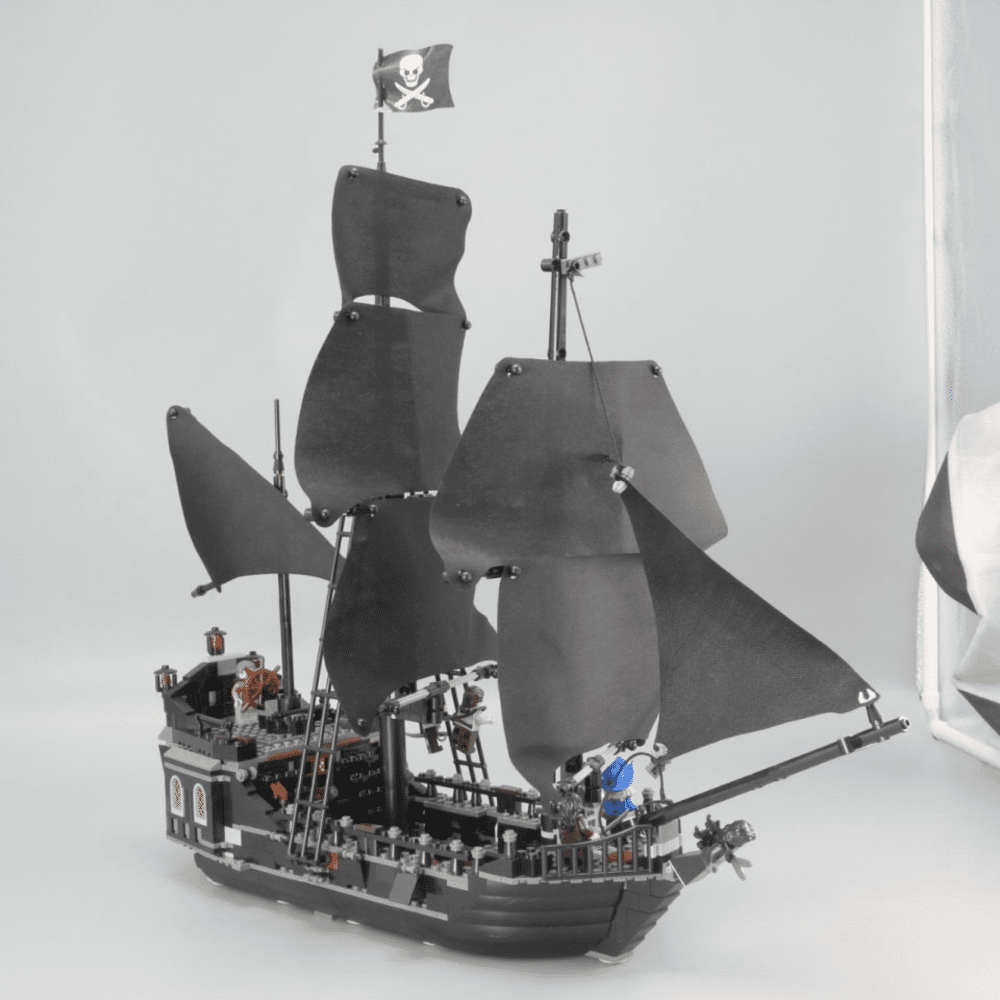 Pirates of Caribbean Black Pearl Pirate Ship MOC Set - Image 3